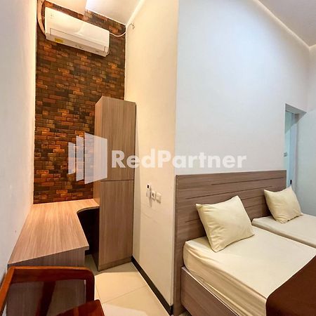 Griya Borobudur Malang Syariah Redpartner Blimbing  Extérieur photo